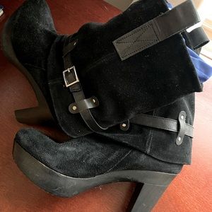 Charles David Black Chunky Mid Booties